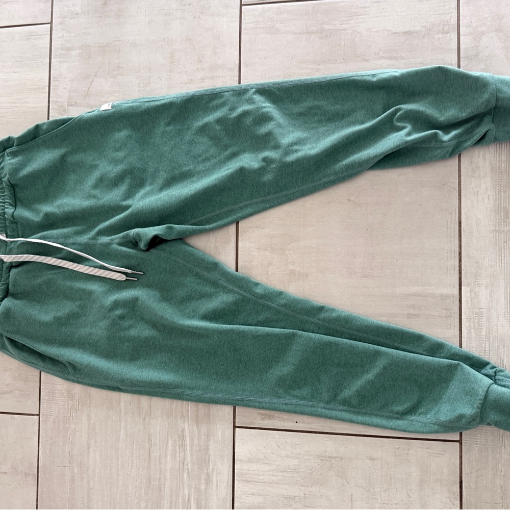 Vuori Women’s green size XXS Performance Joggers